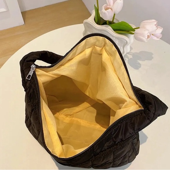 🌿 Black Quilted Purse - Picture 3 of 3